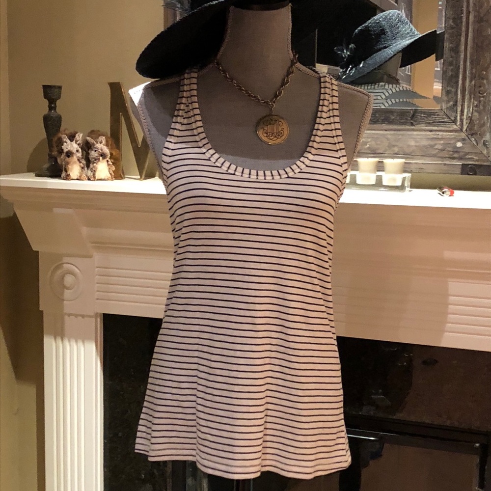 Lululemon white w/black stripes razorback
